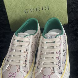 Gucci Woman Shoes ($600)