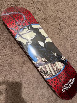 Huf - black suit Spiderman skateboard desk