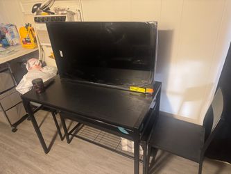 Vizio T.V. 42 Inch & Table