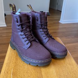 ALMOST NEW CONDITION DR MARTENS size 8 Men
