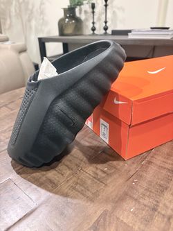 Size 8M Nike Mind 001 Slide Triple Black