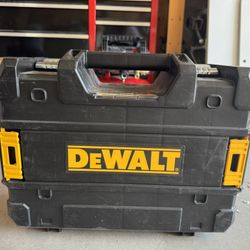 DeWALT 12V MAX Laser Level, Cross Line Laser, Red (DW088LR)