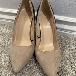 Marc Fisher 2 Tone Black and Nude Heels. Size 9. 