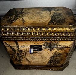 World Map Trunk