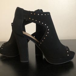Size 61/2 Black And Gold Platform Heels