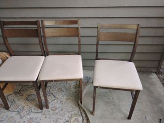 Set of 3 dining chairs good condition