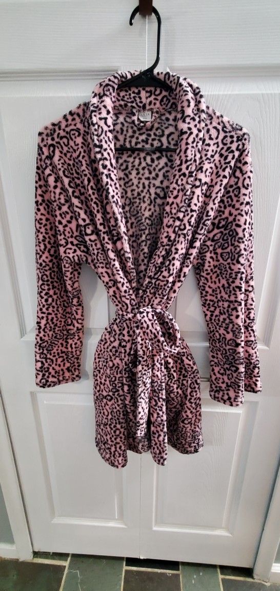 Soft Pink and black Ulta bathrobe, size S/M