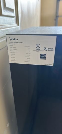 Mini fridge