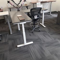 Gray / White L-Shape Electronic Sit-stand Desk 