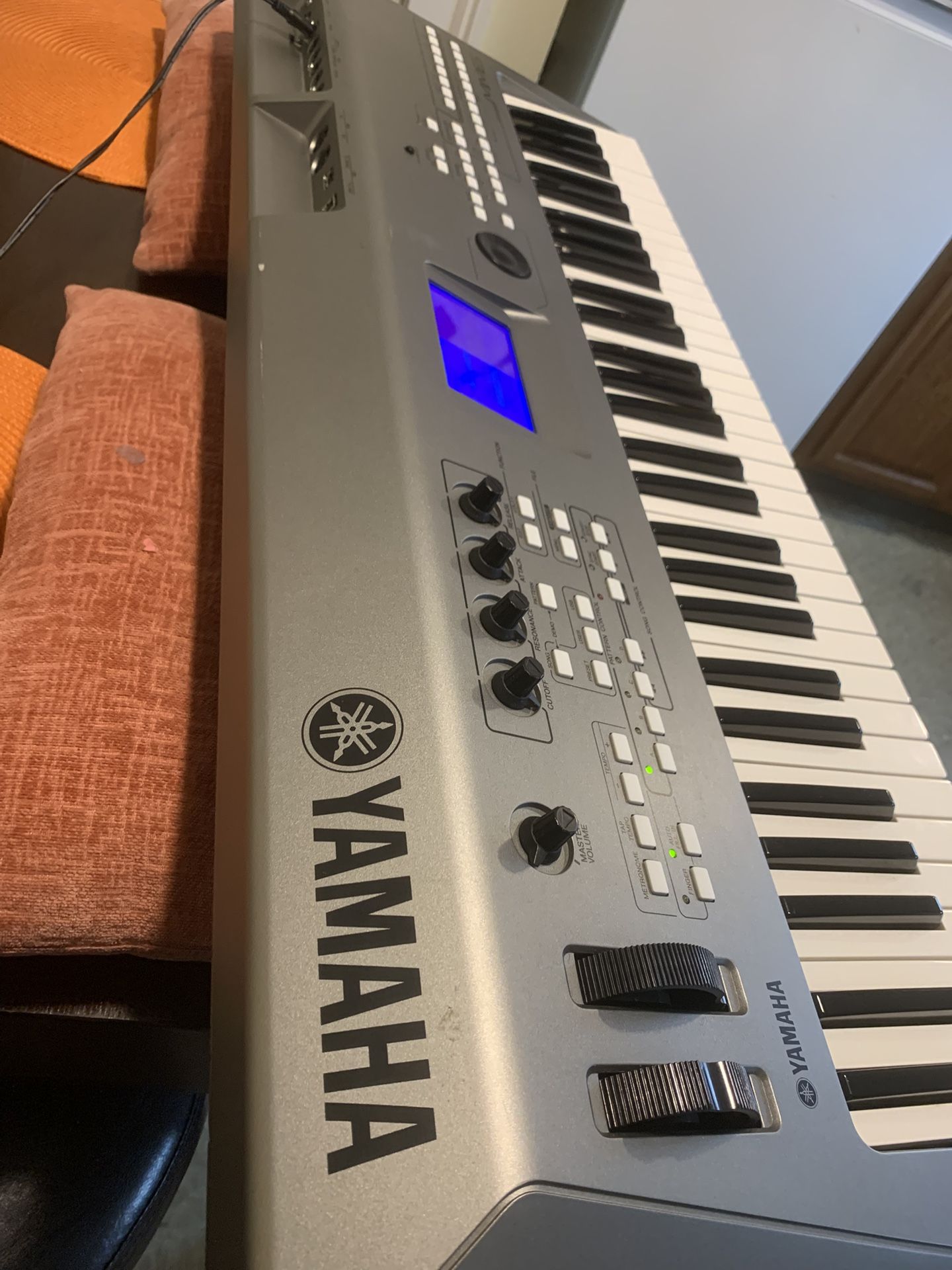 YAMAHA MM6 WORKSTATION SYNTHESIZER FULLY SERVICED