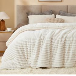 Ribbed Comforter