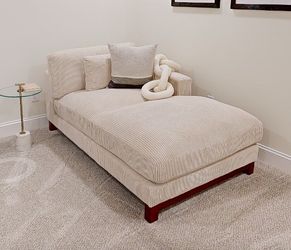 Chaise Lounge