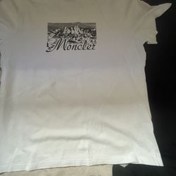 Moncler T Shirt XL