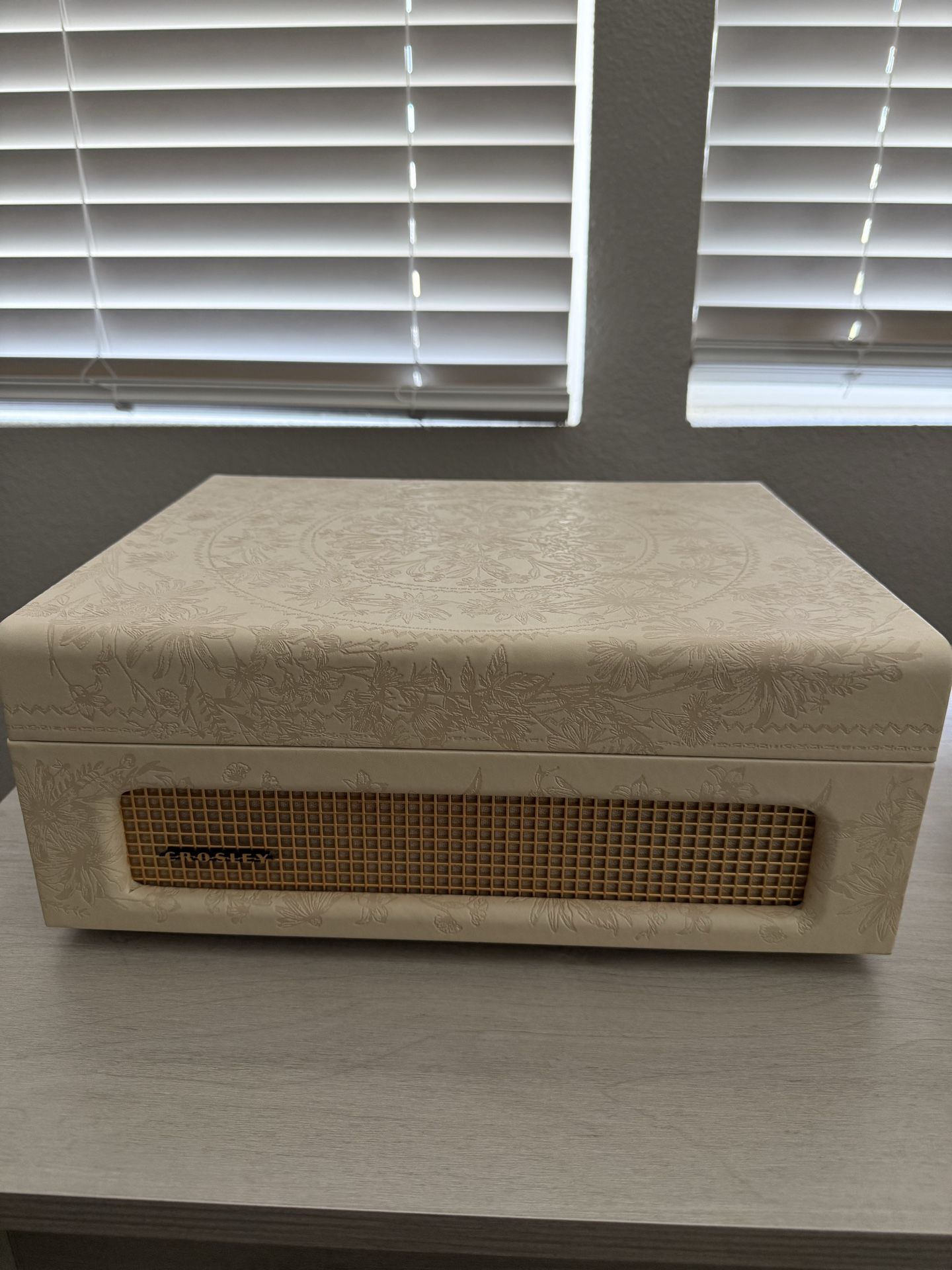Crosley record player with cord