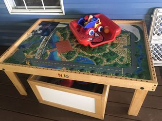 Kids play table