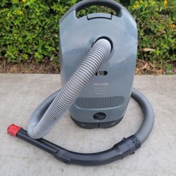 Miele classic c1 pure suction vacuum