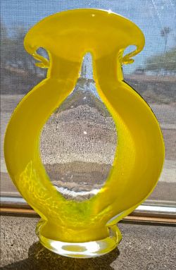 VINTAGE HAND BLOWN GLASS VASE