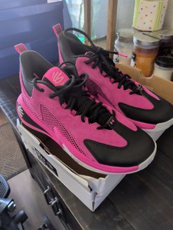Under Armour Curry Basketball Sneakers