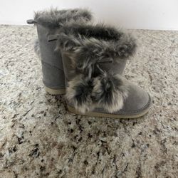 New - Baby Girl Ugg Like Fuzzy Winter Boots, Size 5 