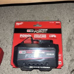 12.0 Milwaukee M18 RedLithium Battery FORGE HD 