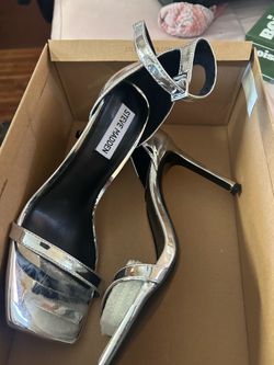 NEW Steve Madden Piked Silver Leather Stiletto Sandals - Size 7