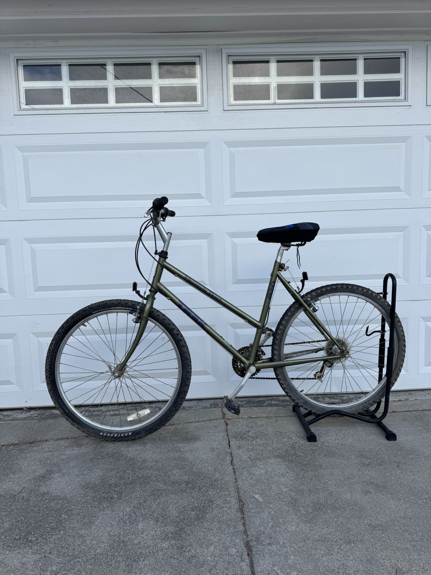 Trek 820 Mountain Bike – 20” Frame / 26” Wheels