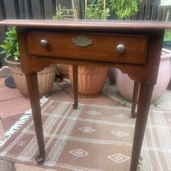 Lovely Queen And Legs, Nightstand Or Side Table For Living Room In Good Condition No Major Cracks Or Brakes Just
