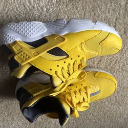 Nike Huarache 5.5Y