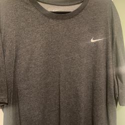 NIKE DRYFIT T-SHIRT BRAND NEW NEVER WORN 