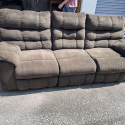 Reclining Couch 