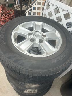Toyota tires & rim