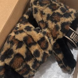 Kids Ugg slides