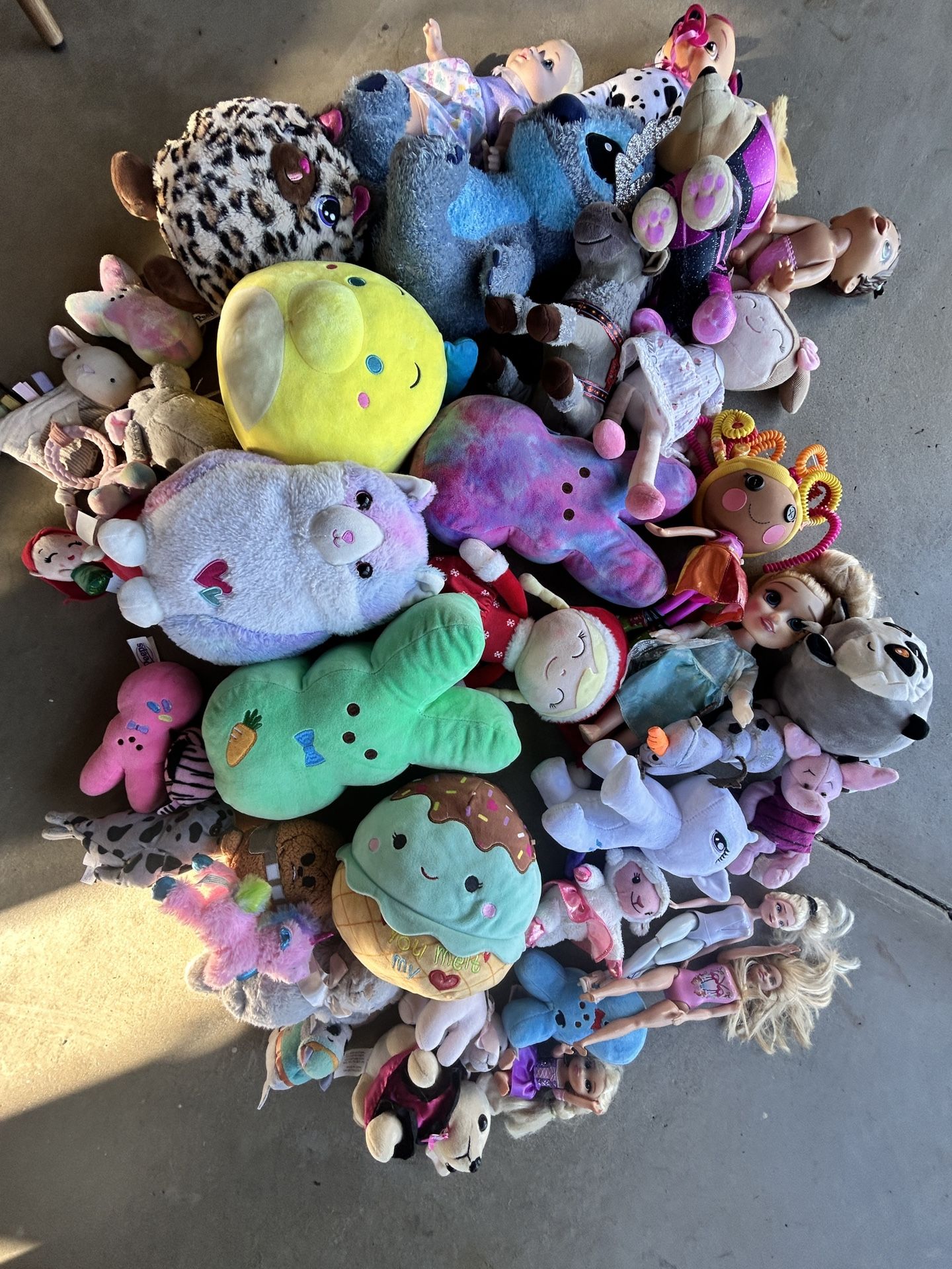 Girls Plushies And Dolls