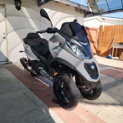 Motorcycle / Scooter