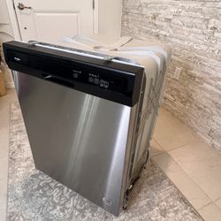 Whirlpool - 24" Front Control Built-In Dishwasher with 55 dBA - Stainless Steel