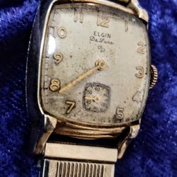 Elgin De Luxe Made in USA 17 Jewels Manual Wind Men's Watch