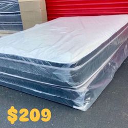NEW Mattress Queen Size Pillowtop With Box Spring // Offer  🚚