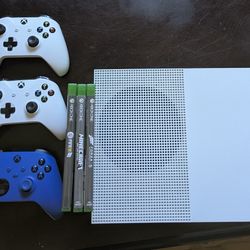 Xbox One S 1TB W/3 Controllers And Games