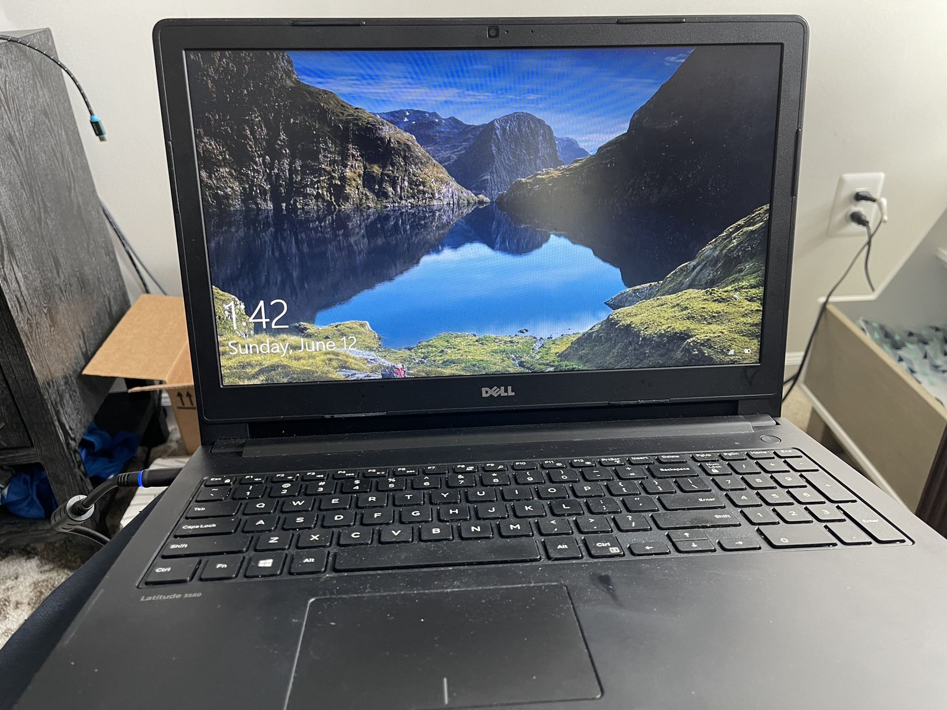 Dell Latitude 3560 Core i3, 4gb ram, 500 gb hard drive