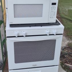 Microwave & Stove 