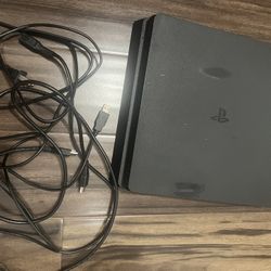 PlayStation 4, 2 Controllers ,Headset And GTA 5, NHL21 Game