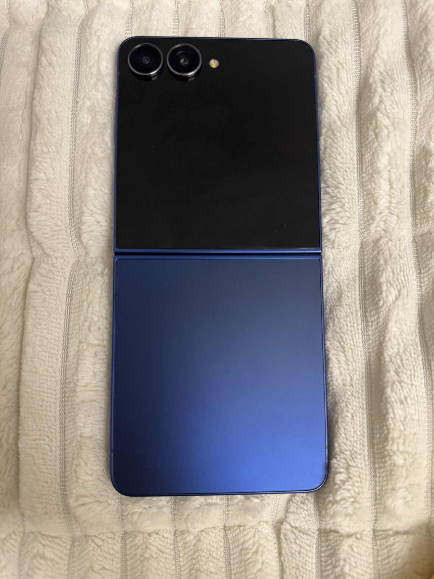 Samsung Galaxy ZFlip 7 Unlocked