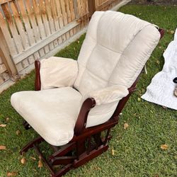 Wood Rocking Chair 