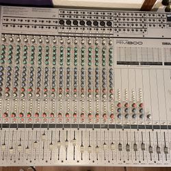 Yamaha RM800 mixing board 16x8 analog mixer