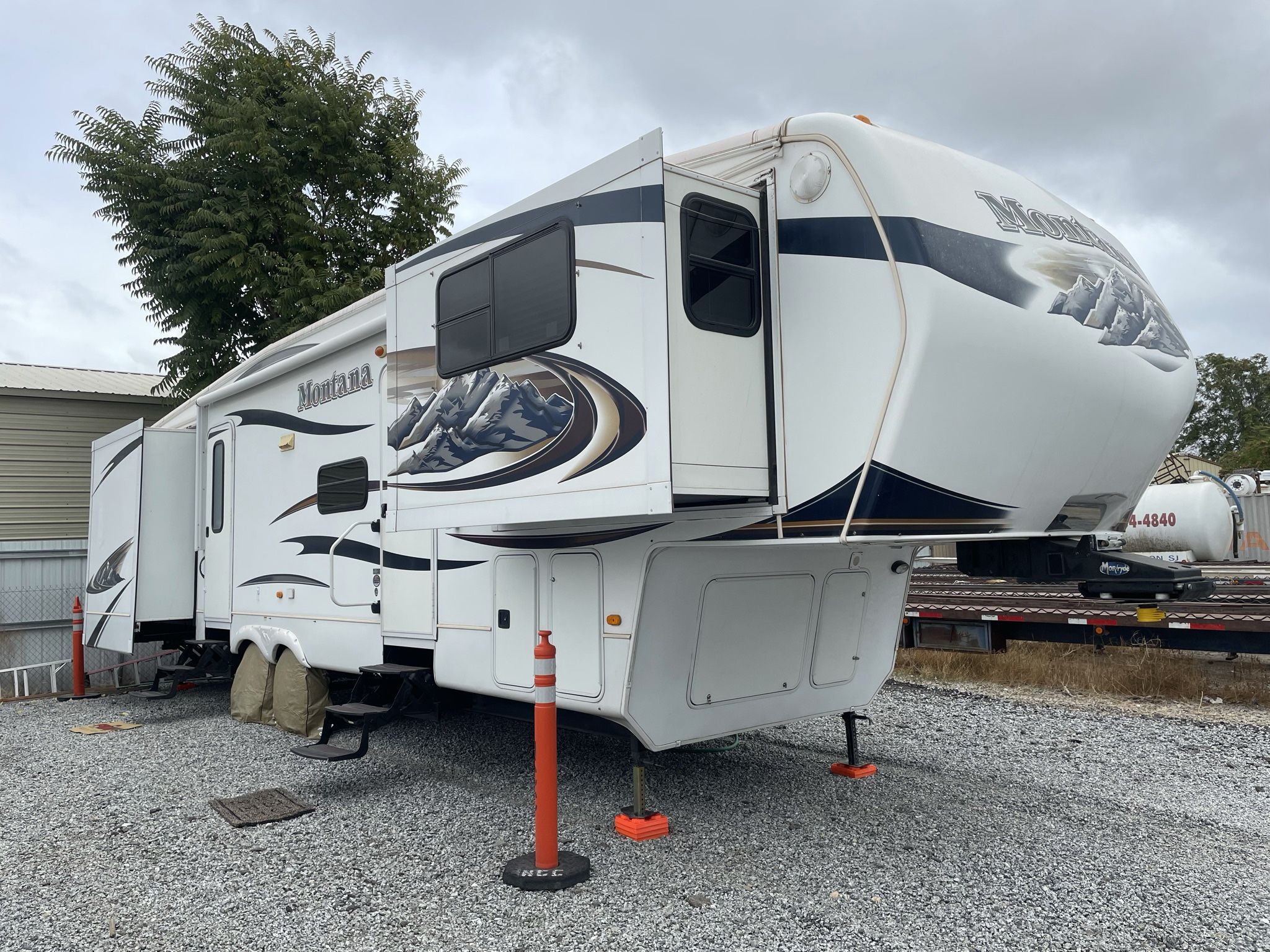 2011 Keystone Montana 3750FL