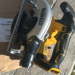 DEWALT 20V MAX Cordless Brushless 6-1/2 in. Sidewinder Style Circular Saw (Tool Only