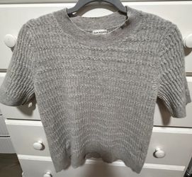 Club Monaco Small Size Grey Short Sleeve Knit Sweater