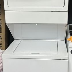 Whirlpool Stackable Washer & Dryer 
