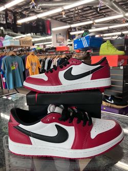 Air Jordan 1 Retro Low OG Chicago