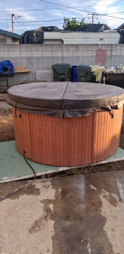 Jacuzzi New Motor And Heater Great Shape